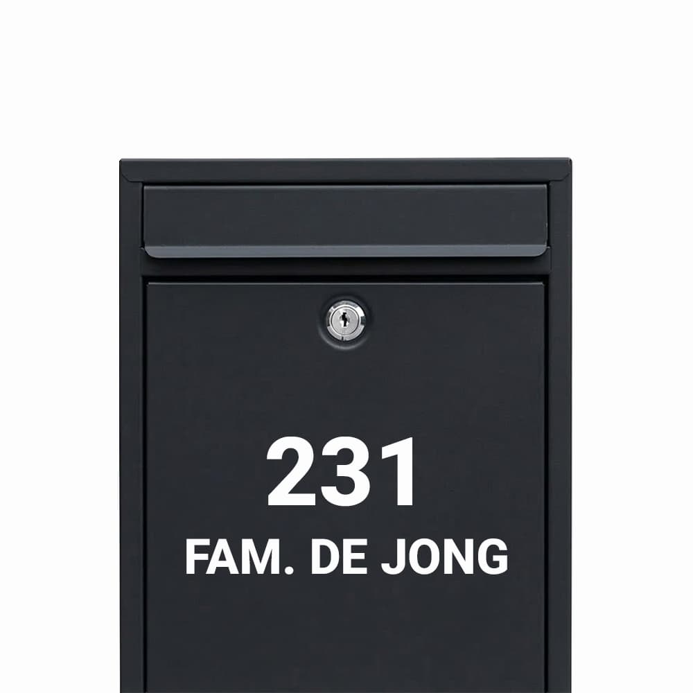 Brievenbus sticker met huisnummer en eigen naam - vinyl sticker kopen bij De Stickerbaas